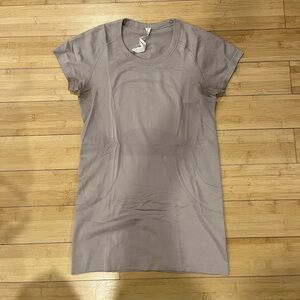 Lululemon Swiftly Tech Short Sleeve